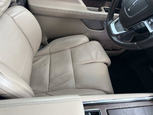 Used 2024 Lincoln Navigator Reserve AWD/4WD image 14