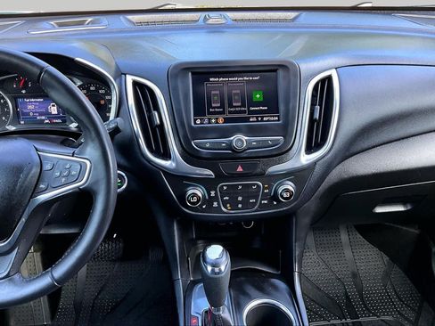 Used 2020 Chevrolet Equinox LT w/ Driver Convenience Package FWD image 7