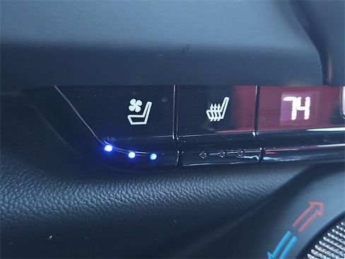 Used 2023 Chevrolet Camaro LT w/ Technology Package image 4