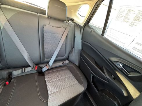 Used 2025 Chevrolet Trax LT image 35