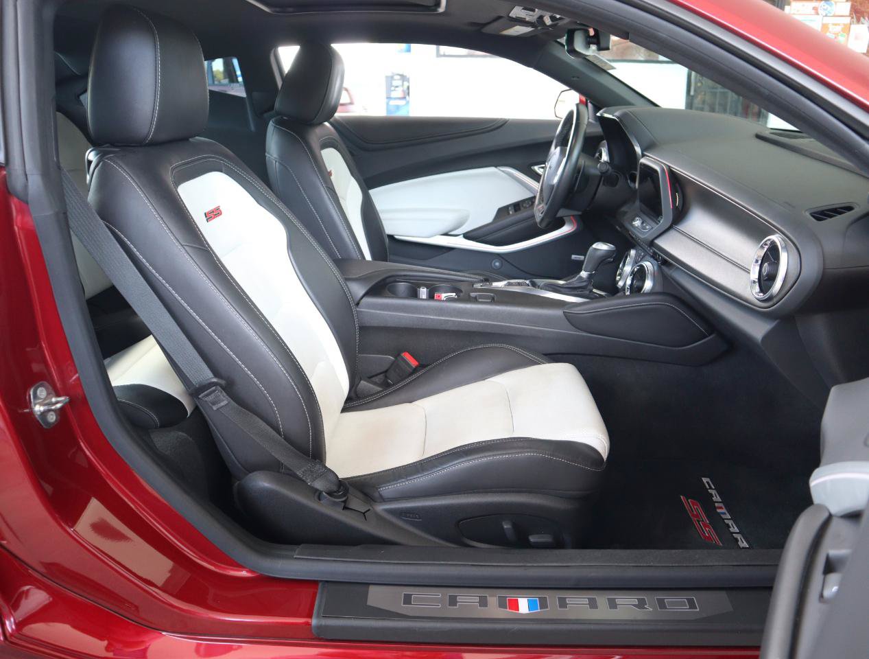 Used 2018 Chevrolet Camaro SS RWD image 19