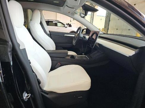 Used 2023 Tesla Model Y Long Range AWD/4WD image 7