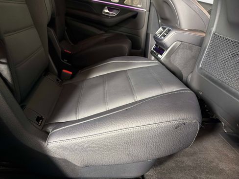 Used 2025 Mercedes-Benz GLS 580 4MATIC image 28