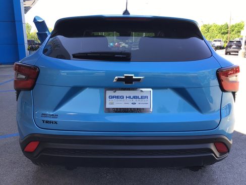 New 2026 Chevrolet Trax LS w/ LS Convenience Package FWD image 7