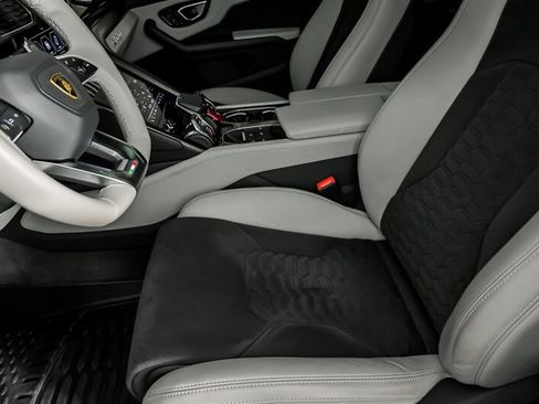 Used 2022 Lamborghini Urus AWD/4WD image 18