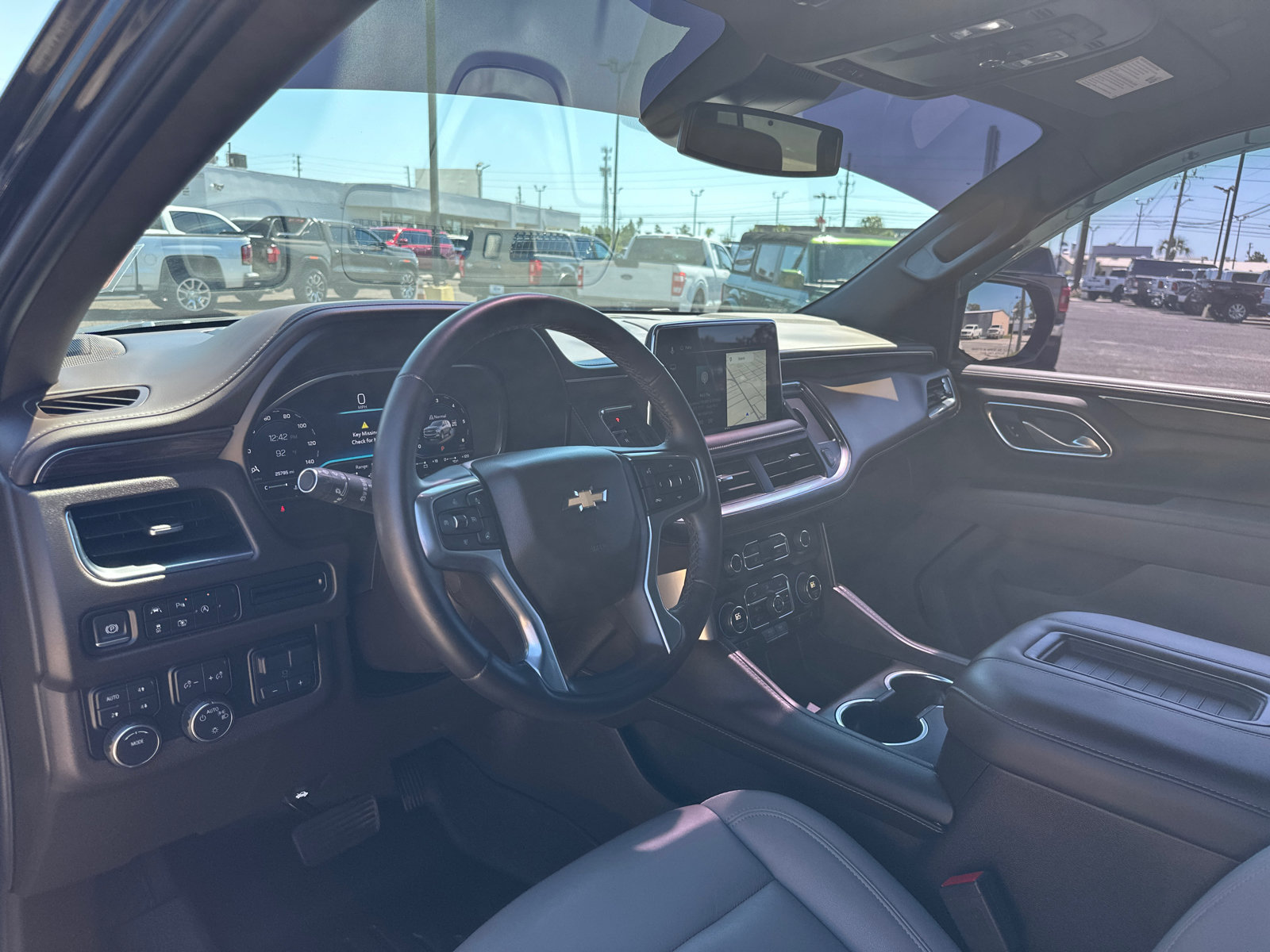 Used 2023 Chevrolet Tahoe LT w/ Luxury Package AWD/4WD image 12