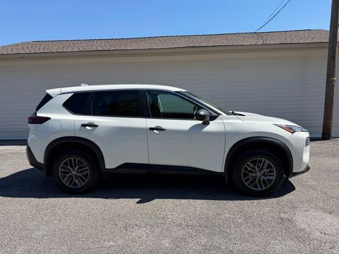 Used 2021 Nissan Rogue S FWD image 1