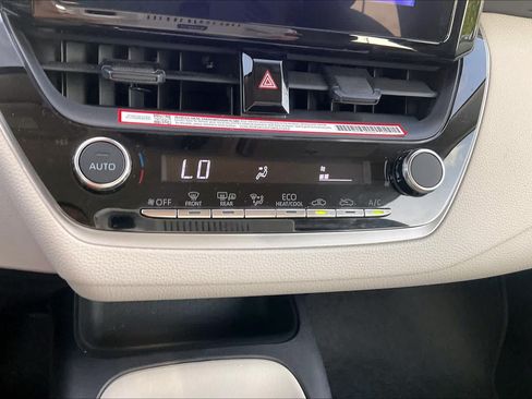Used 2026 Toyota Corolla LE FWD image 31