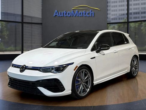 Used 2024 Volkswagen Golf R image 3