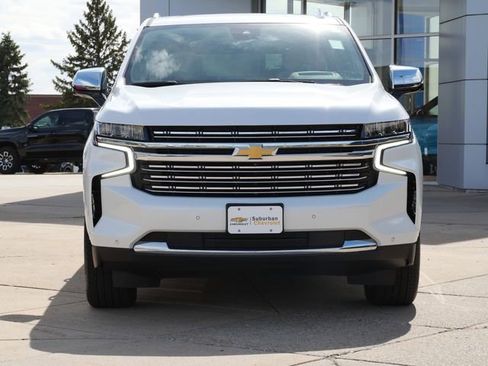 Used 2023 Chevrolet Suburban Premier w/ Advanced Technology Package AWD/4WD image 2