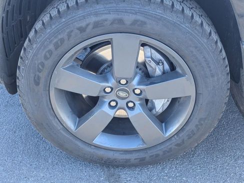 Used 2024 Land Rover Defender 90 X-Dynamic SE image 13