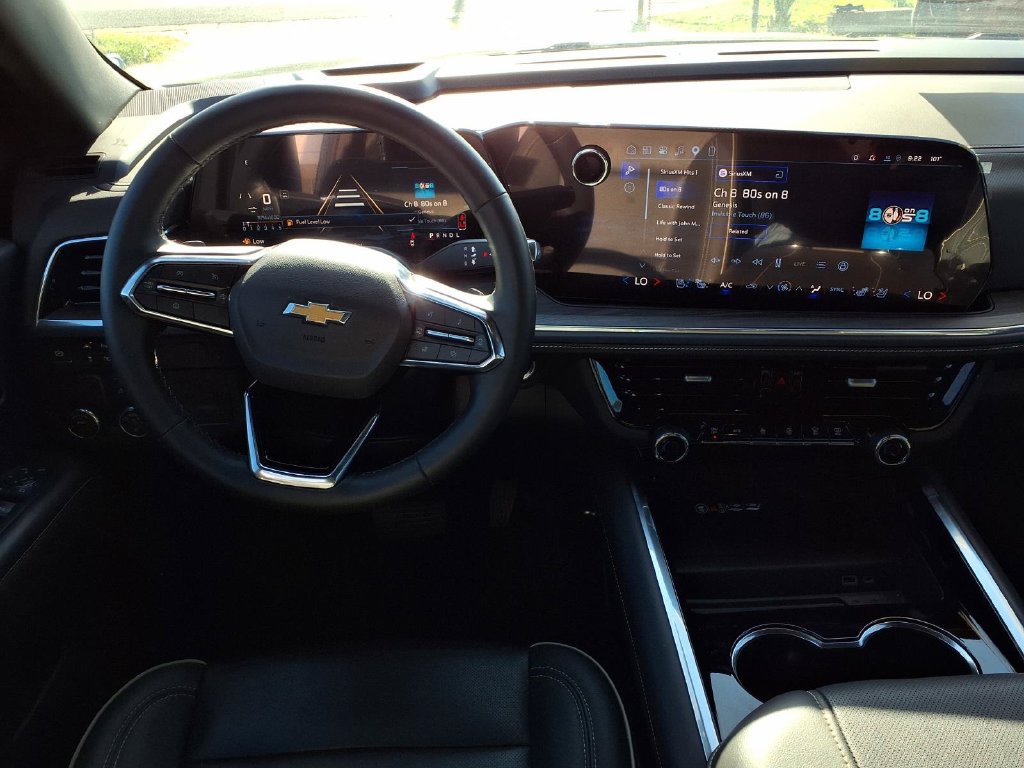 Used 2026 Chevrolet Suburban Premier RWD image 14