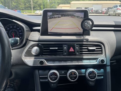 Used 2019 Genesis G70 2.0T Advanced RWD image 20
