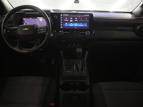 Used 2024 Chevrolet Colorado W/T RWD image 27
