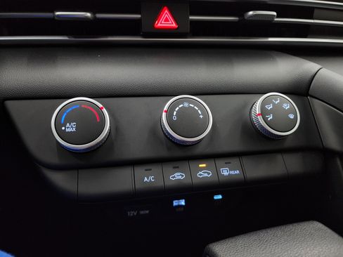 Used 2024 Hyundai Elantra SE image 41