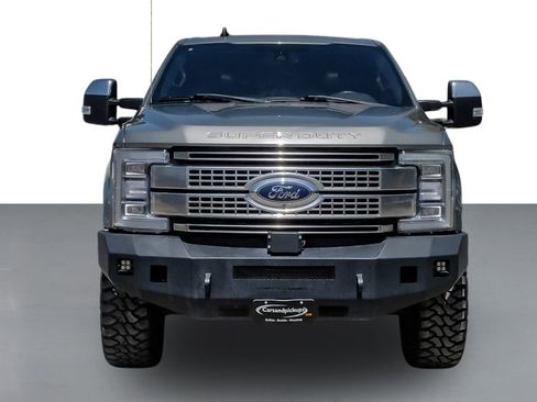 Used 2019 Ford F250 Platinum w/ Platinum Ultimate Package image 3