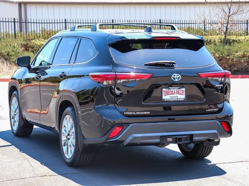 Used 2023 Toyota Highlander Limited AWD/4WD image 5