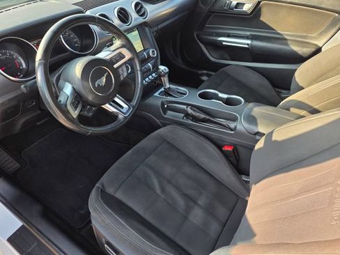 Used 2018 Ford Mustang Coupe w/ Equipment Group 101A RWD image 18