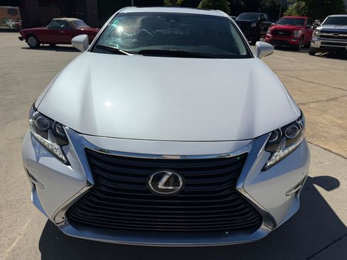 Used 2017 Lexus ES 350 w/ Luxury Package FWD image 8