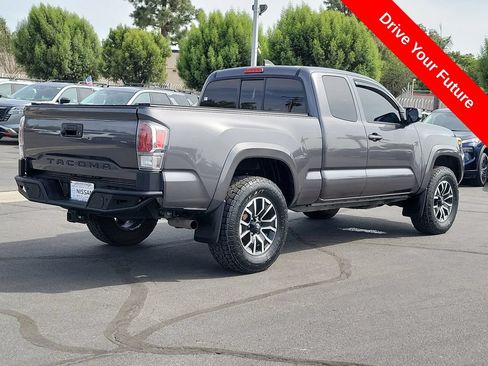 Used 2022 Toyota Tacoma TRD Sport w/ TRD Premium Sport Package RWD image 32