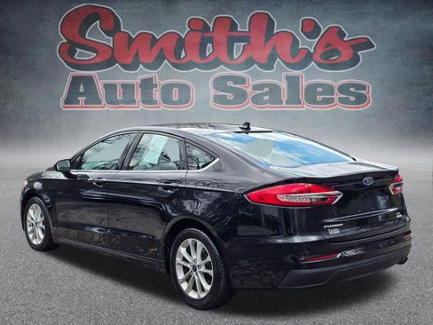 Used 2019 Ford Fusion SE FWD image 4