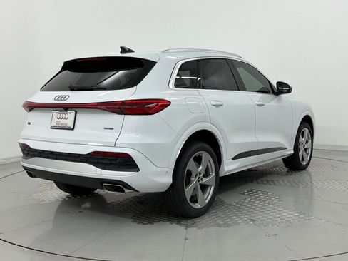 Certified 2025 Audi Q5 Premium w/ Premium Plus AWD/4WD image 9