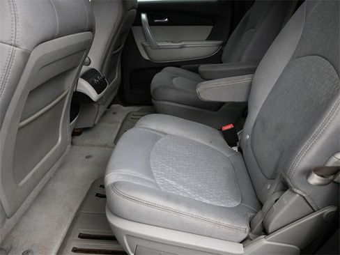Used 2012 GMC Acadia SLE image 31
