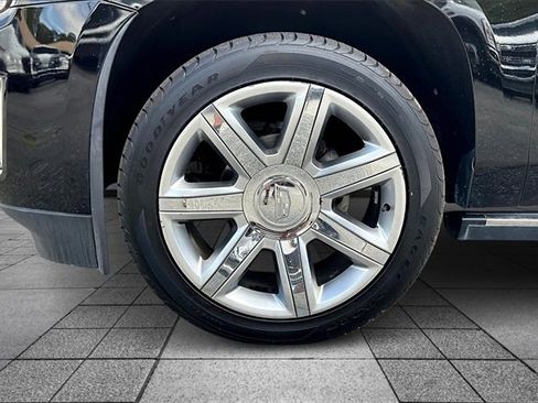 Used 2015 Cadillac Escalade Premium image 8