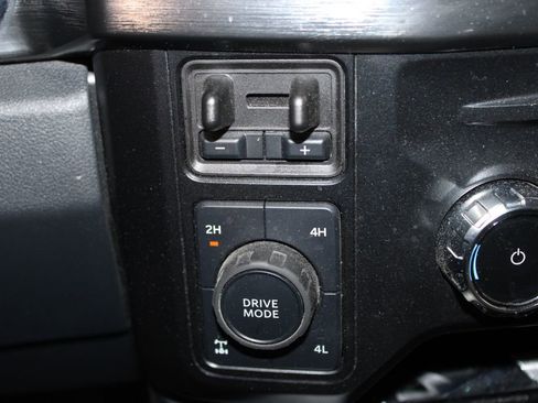 Used 2024 Ford F250 Lariat w/ Lariat Ultimate Package AWD/4WD image 29