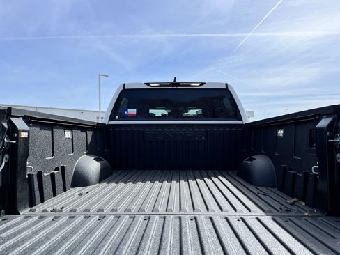 Used 2025 Toyota Tundra Platinum image 28