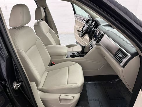 Used 2021 Volkswagen Atlas SE w/ Towing Package AWD/4WD image 15