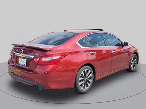 Used 2016 Nissan Altima 2.5 SL w/ 2.5 Technology w/LED Package FWD image 3