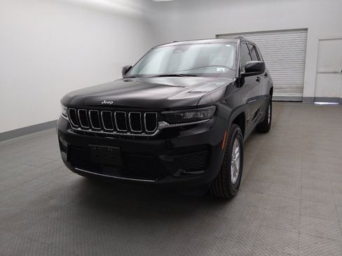 Used 2023 Jeep Grand Cherokee Laredo AWD/4WD image 15