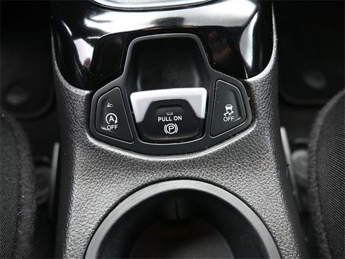 Used 2021 Jeep Compass Limited image 9