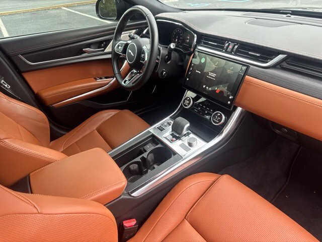 Used 2024 Jaguar XF R-Dynamic SE AWD/4WD image 25