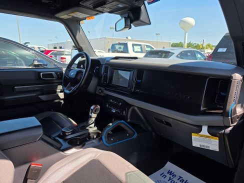 Used 2022 Ford Bronco Black Diamond AWD/4WD image 33