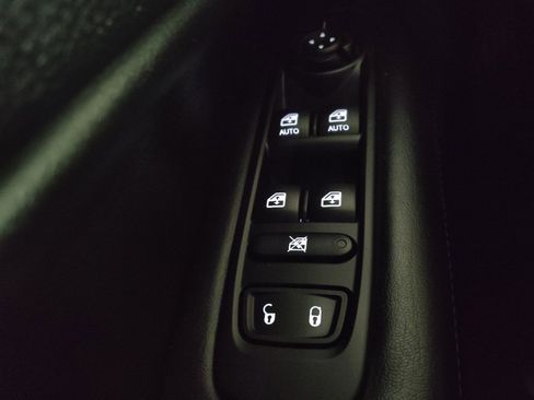 Used 2019 Jeep Compass Latitude FWD image 27