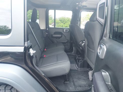 Used 2018 Jeep Wrangler Unlimited Sport S AWD/4WD image 27