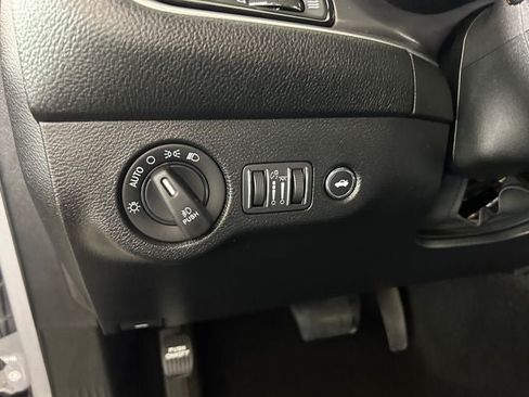 Used 2019 Dodge Challenger R/T RWD image 17