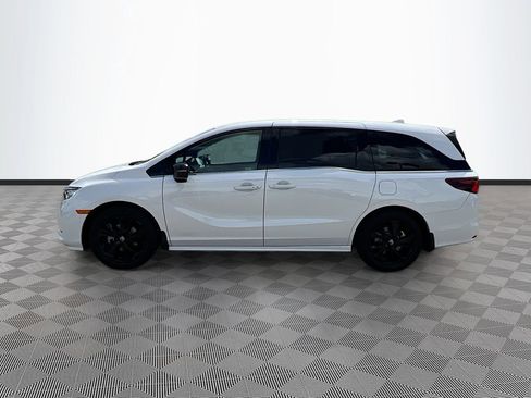 Used 2023 Honda Odyssey Sport image 4