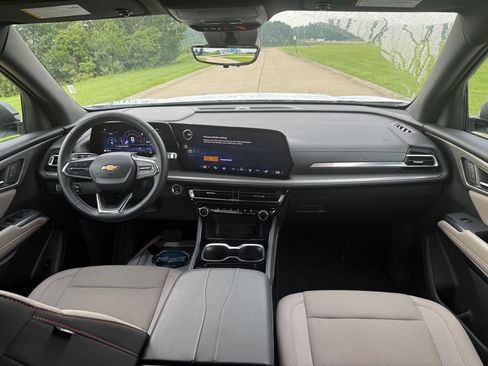 Used 2026 Chevrolet Traverse LT w/ Driver Confidence Package FWD image 20