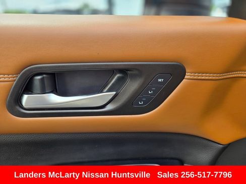 Used 2023 Nissan Pathfinder Platinum w/ Cargo Package AWD/4WD image 26