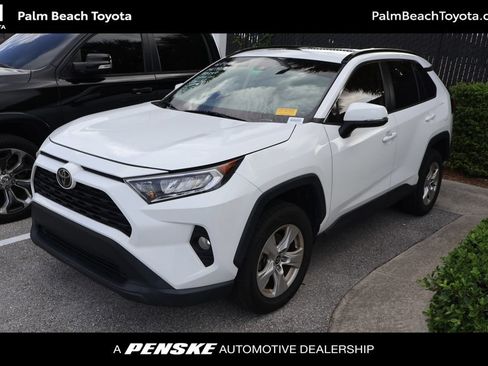 Used 2021 Toyota RAV4 XLE w/ Convenience Package FWD image 1