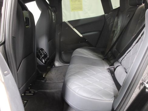 Used 2022 BMW iX xDrive50 w/ Premium Package image 16
