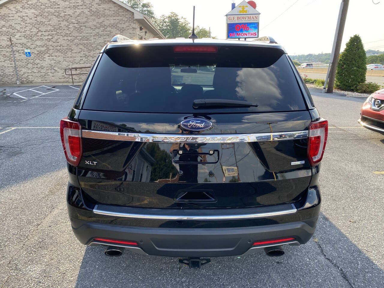 Used 2018 Ford Explorer XLT w/ Equipment Group 201A AWD/4WD image 5