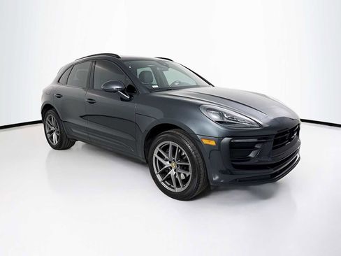 Certified 2025 Porsche Macan AWD/4WD image 7