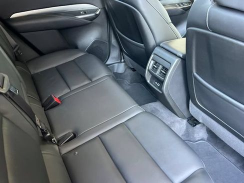 Used 2023 Cadillac XT4 Premium Luxury FWD image 19