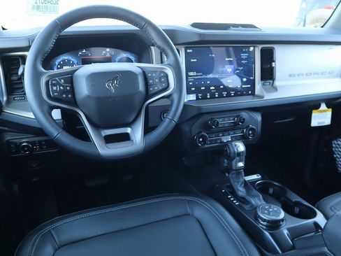 New 2025 Ford Bronco Outer Banks image 2