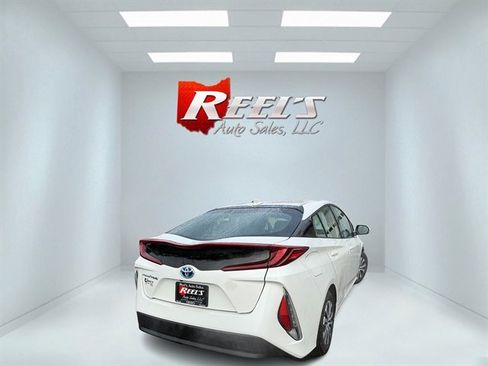 Used 2020 Toyota Prius Prime LE image 24