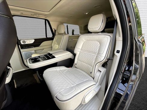 Used 2022 Lincoln Navigator Black Label AWD/4WD image 22